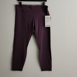 Lululemon NWT Rare Align Low Rise
Inseam size 14